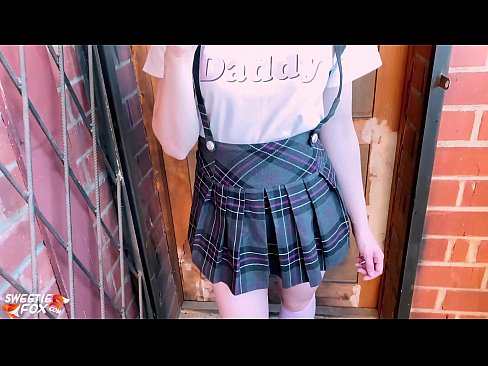 ❤️ A menina da escola chupa profundamente a piça e fode em vez de aulas. ❤ Porno fodido em nós ❌