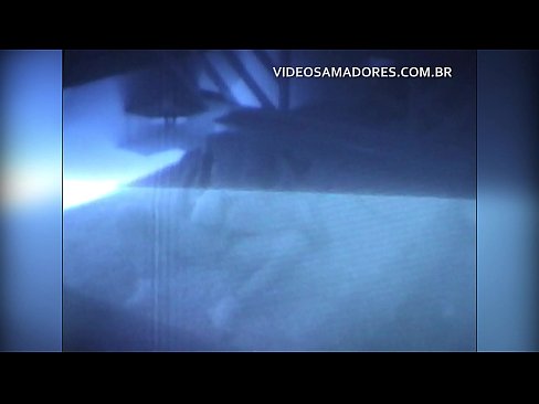 ❤️ Marido filma esposa fodendo o vizinho e descobre que ele é um cornudo ❤ Porno fodido em nós ❌