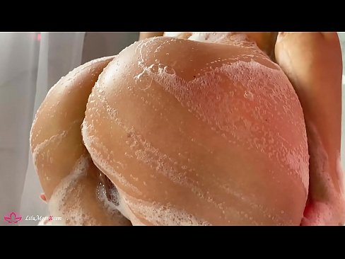 ❤️ Brunette Masturbates Pussy com Vibrador para Orgasmo Intenso no Chuveiro ❤ Porno fodido em nós ❌