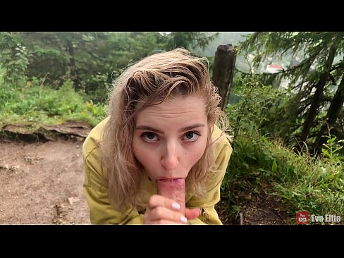 ❤️ Garota engole a ejaculação depois de um broche público - Eva Elfi ❤ Porno fodido em nós ❌
