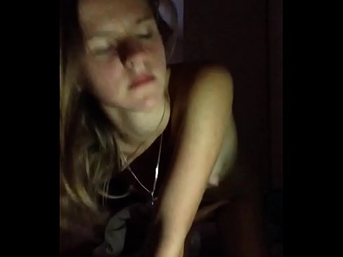 ❤️ Uma garota se masturba e se ejacula ❤ Porno fodido em nós ❌