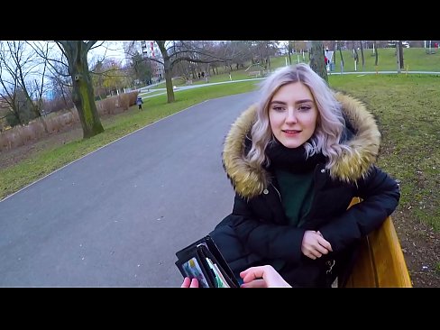 ❤️ Engole o esperma quente de um estranho por dinheiro - broche no parque por Eva Elfie ❤ Porno fodido em nós ❌